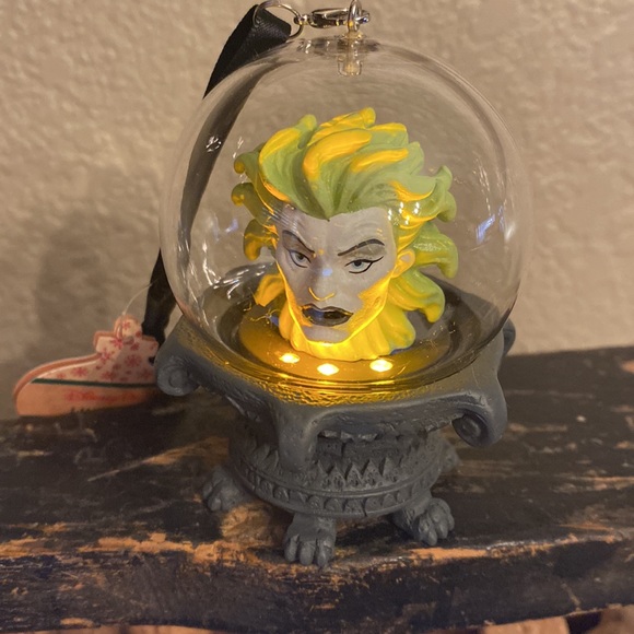 NWT Disney Haunted Mansion Madame Leota Ornament - Picture 4 of 7